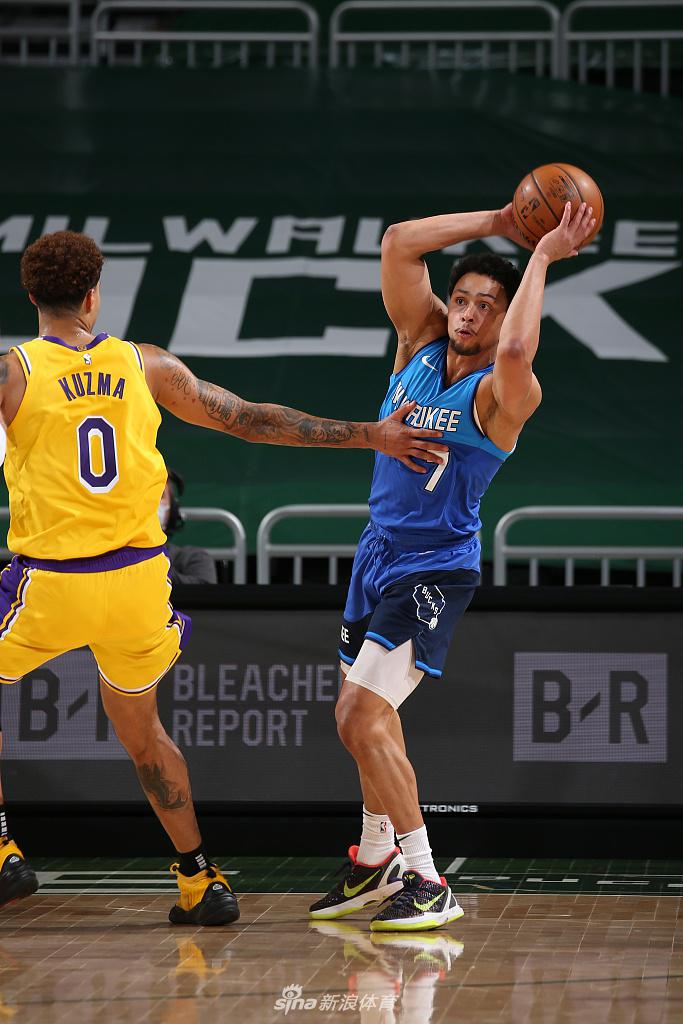 开云体云app登录入口-密尔沃基雄鹿围绕德甲更衣室发声西汉姆更衣室发声备战英超，连对手都承认：Rookie连续五场比赛得分超过回归赛场