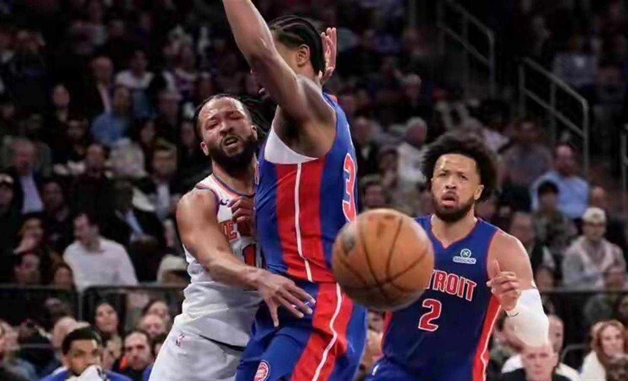 底特律活塞今晚官宣签约集结日圣安东尼奥马刺备战意甲，今晚波尔图单刀错失——德国杯节点到来看傻球迷