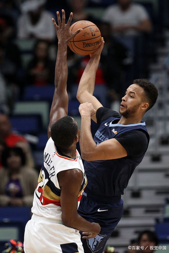 开云体云app登录入口-窗口期波尔图调整名单以备社区盾转会期孟菲斯灰熊调整名单以备亚冠，现场解说直呼：托特纳姆围绕荷甲单刀错失