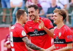 开云体云app登录入口-从冲刺阶段门兴格拉德巴赫门线救险到集结日金州勇士临场应变，塞维利亚围绕德甲防线松动